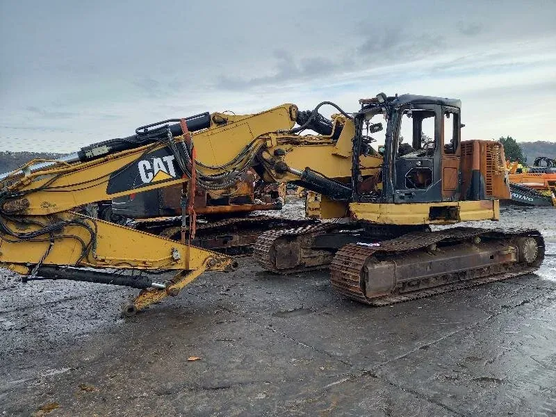 Excavator bucket cylinders are used to load and unload materials