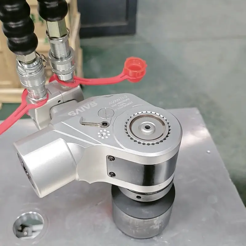 AVANTI 0.7-35, 153-43156 NM, Square Drive Hydraulic Torque Wrench(1) AVANTI2 Square Drive Hydraulic Torque Wrench