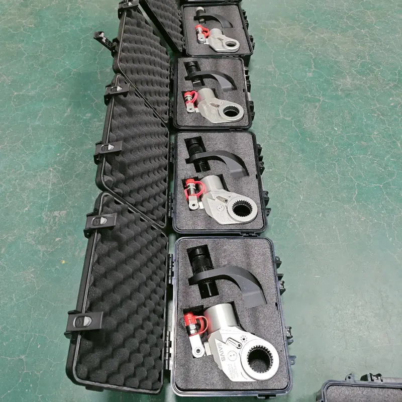 AVANTI 0.7-35, 153-43156 NM, Square Drive Hydraulic Torque Wrench(2) AVANTI2 Square Drive Hydraulic Torque Wrench